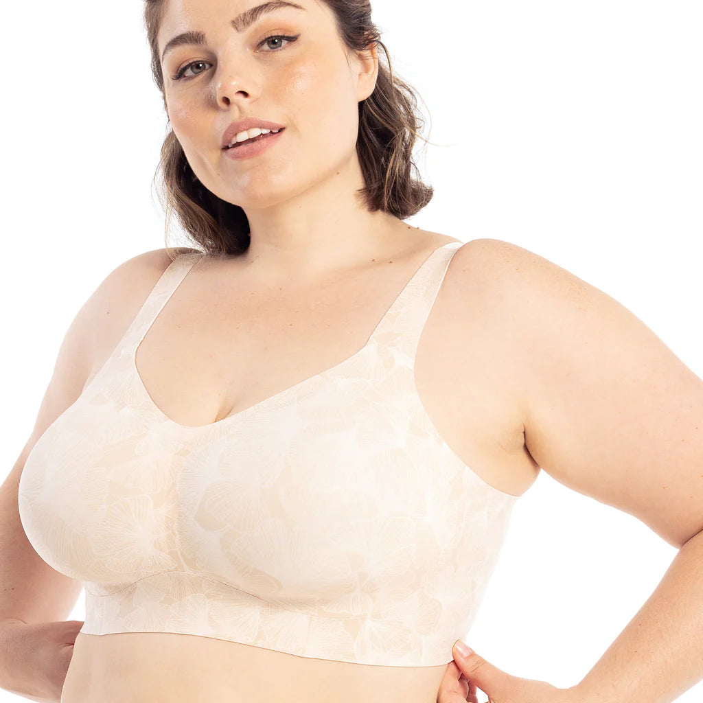 Evelyn and Bobbie Beyond Bra